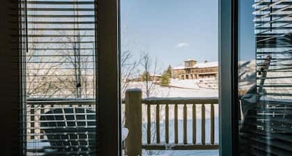 Basin Lakeside Getaway MH702|Ski & Snowboard |Gym