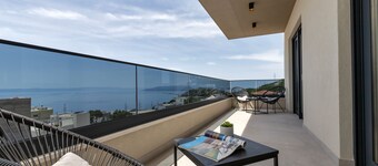 Villa VIP with heaed swimming pool and 4 Bedrooms, Several terraces with seaview