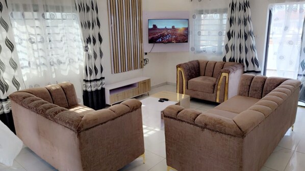 Living area - Les Habitations Doux Refuges (Cotonou)