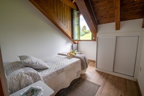 2 bedrooms, iron/ironing board, WiFi, bed sheets - Apartamentos Rurales Las Caldas SENDA VERDE, 15 minutes from downtown Oviedo (Oviedo)