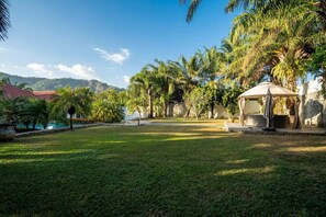 Property grounds - 2000㎡ 5Bedroom Perfect Location Private Pool Villa
 (จ.ภูเก็ต)