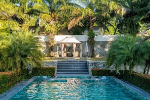 Pool - 2000㎡ 5Bedroom Perfect Location Private Pool Villa
 (จ.ภูเก็ต)