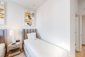 5 habitaciones, tabla de planchar con plancha, internet y ropa de cama