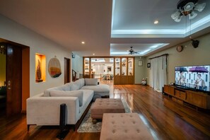 Living area - 1800 sqm Manor 5 Bedroom Private Saltwater Pool
 (จ.ภูเก็ต)