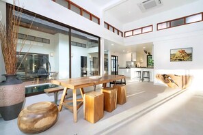Dining - 700㎡ private pool modern style 4 bedroom villa
 (จ.ภูเก็ต)