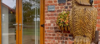 Charming 2-bed Cottage, Beautiful Views, Knutsford