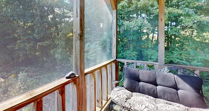Secluded dog-friendly home with loft, firepit, grill, deck, streaming, kitchen