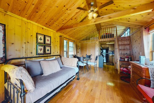 Secluded dog-friendly home with loft, firepit, grill, deck, streaming, kitchen