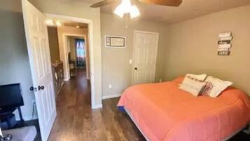 2 bedrooms, WiFi, bed sheets