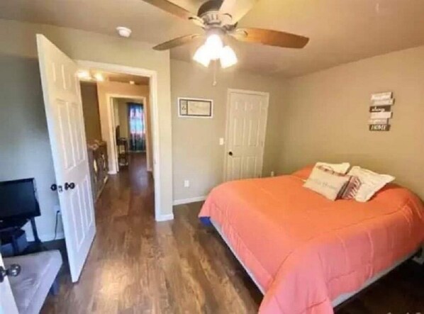 2 bedrooms, WiFi, bed sheets