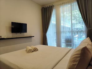 Deluxe Double Room | Water view