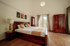 2 slaapkamers, een bureau, een strijkplank/strijkijzer, wifi