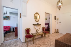 City Apartment | Living area