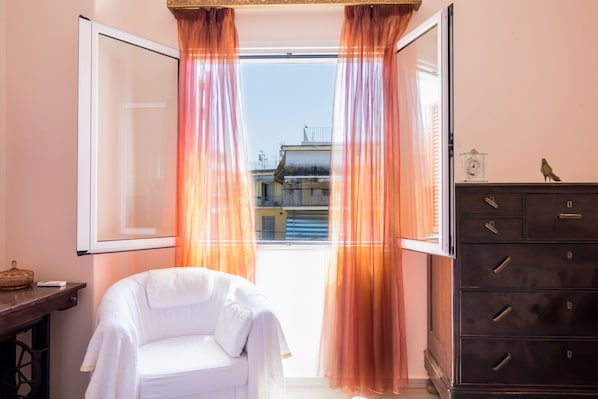 3 bedrooms, iron/ironing board, free WiFi