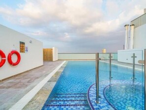 Pool - Elegantes Studio-apartment Majan (Dubai)