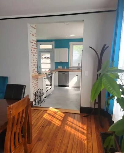 1895 meets 2023 Townhouse.