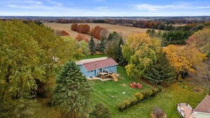 Exterior - 20min to Capitol - Garage - Yard - KING Bed - Pets (Madison)