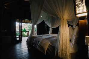 华丽双人房 | 办公桌、笔记本电脑工作区、床单