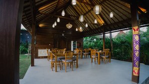 Restaurant - Sunset Star Huts (Lembongan Island)