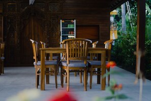 Restaurant - Sunset Star Huts (Lembongan Island)