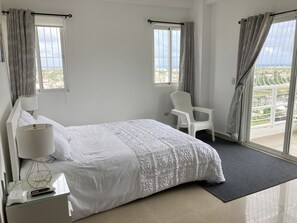 3 chambres, fer et planche à repasser, accès au Wi-Fi (inclus)