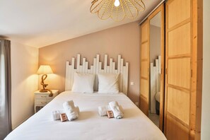 3 Schlafzimmer, Schreibtisch, Bügeleisen/Bügelbrett, Reisekinderbett