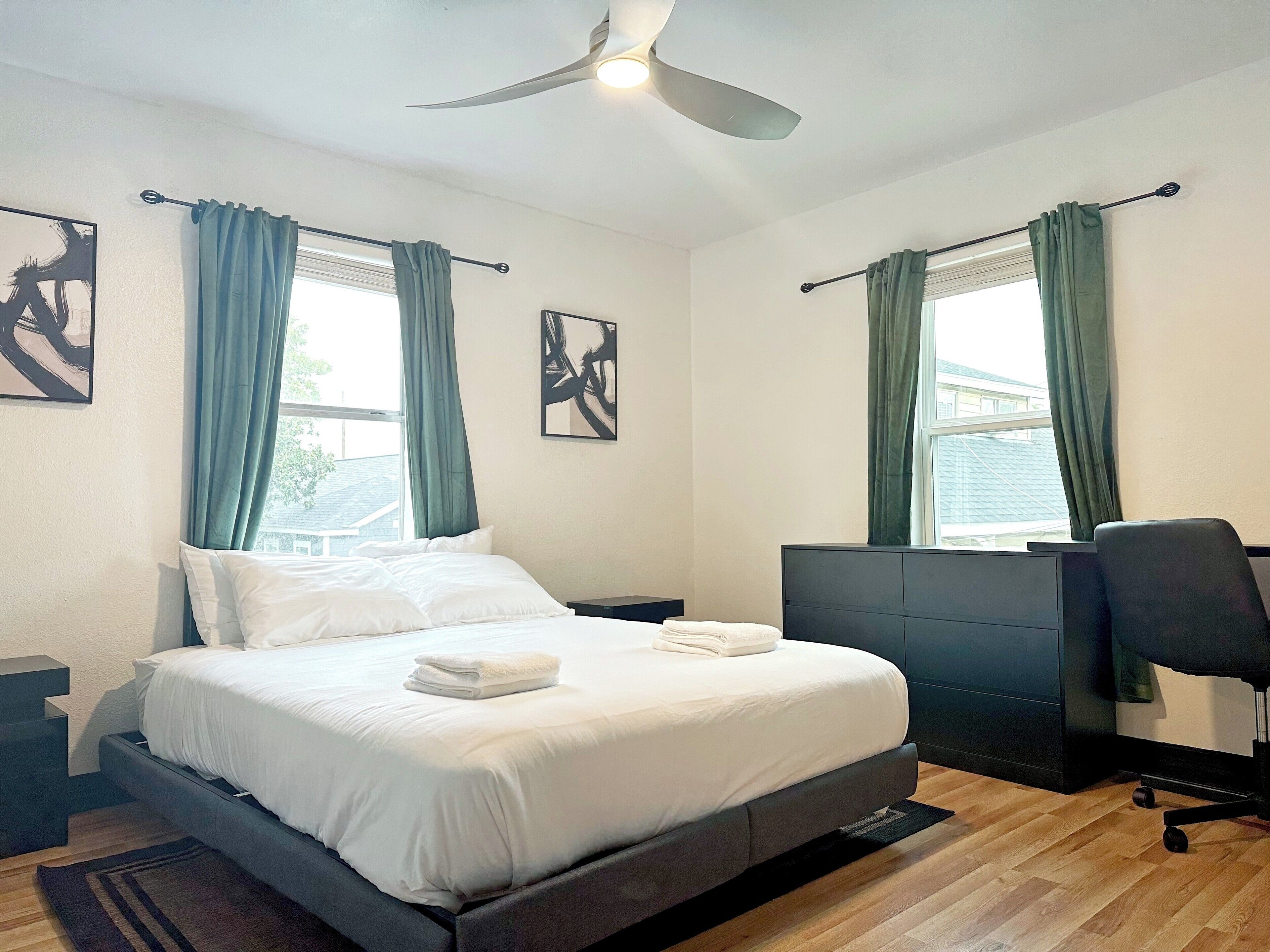 3 bedrooms, in-room safe, iron/ironing board, free WiFi