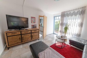 Living area - NEW! Vacation apartment Am Mühlberg (Selters)