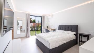 4 slaapkamers, een strijkplank/strijkijzer, wifi, beddengoed