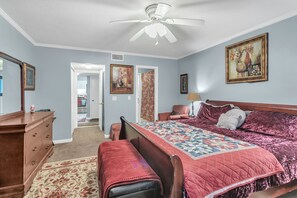 4 bedrooms, iron/ironing board, WiFi, bed sheets - Centrally Located 4BR Stonecrest Condo by RedAwning (Stonecrest)
