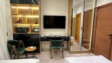 Double Room | 1 bilik tidur, seterika/papan seterika, Wi-fi percuma, cadar katil