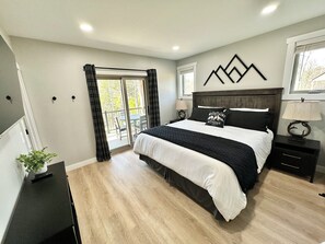4 Schlafzimmer, Schreibtisch, Bügeleisen/Bügelbrett, Reisekinderbett