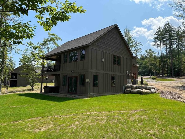 Exterior - Hot Tub, Fire Pit, Sports Club, Near Attitash (Bartlett)