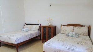 Hypo-allergenic bedding available, blackout drapes, soundproofing - Casa Coral (Bacalar)