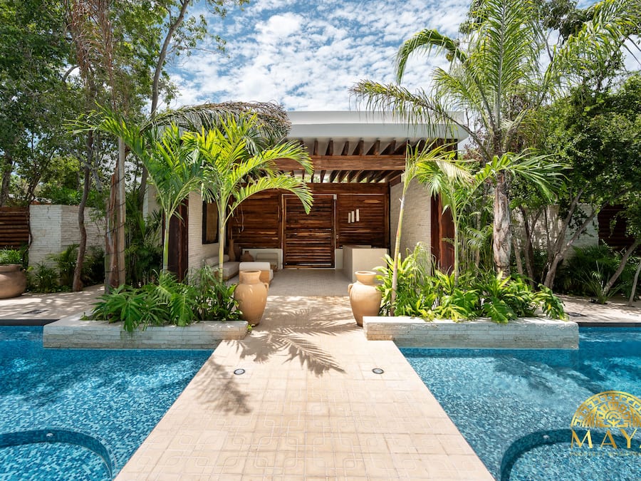 2 outdoor pools