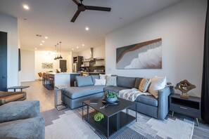 Smart TV, fireplace, video games, books - Residence 3: The Villas At Troon North (Scottsdale)