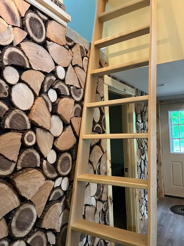 Interior - Willy Cabin
(Dansville)