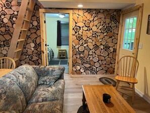 Smart TV - Willy Cabin
(Dansville)