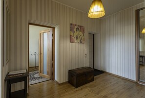 Apartment | 1 bedroom, premium bedding, desk, laptop workspace