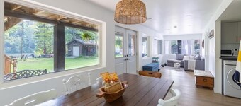 Newly renovated luxury waterfront cottage, family and pet friendly. Sleeps 10.