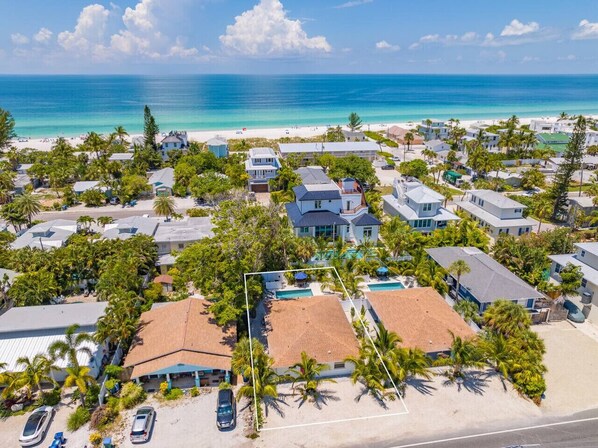 Exterior - Life`s A Beach! Anyday arrival! monthly discount (Holmes Beach)