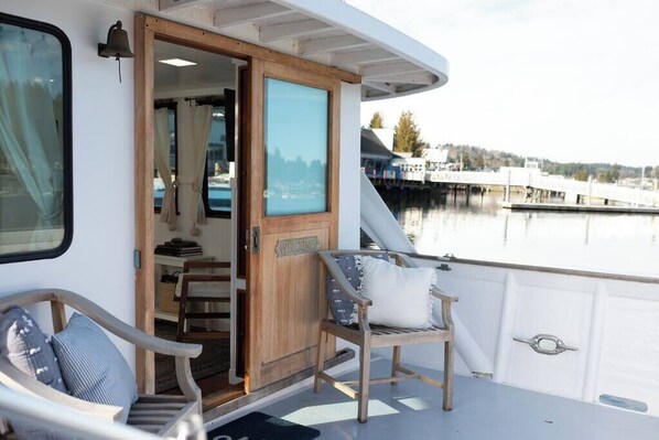 Property grounds - 53’ PNW Yacht  —  L Y L A (Gig Harbor)