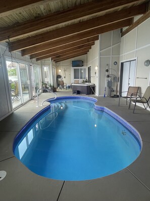Innenpool, beheizter Pool