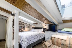 3 Schlafzimmer, Zimmersafe, Schreibtisch, Bügeleisen/Bügelbrett