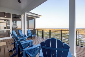 Hus - flere senge - terrasse - strandudsigt (711 Yellow Perch Rd) | Terrasse/gårdhave