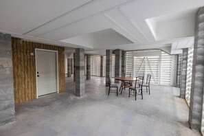 منزل - عدة أسرّة - برواق - منظر للشاطئ (711 Yellow Perch Rd) | المنشأة من الداخل