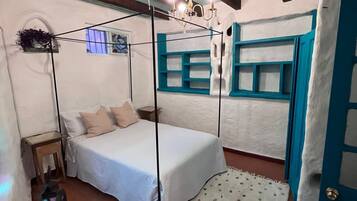 Family House | 2 bedrooms, desk, laptop workspace, iron/ironing board