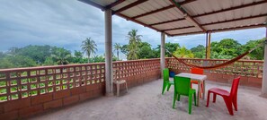 屋外ダイニングエリア