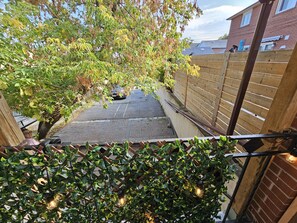 Property grounds - Private studio newly renovated in Toronto (Toronto)