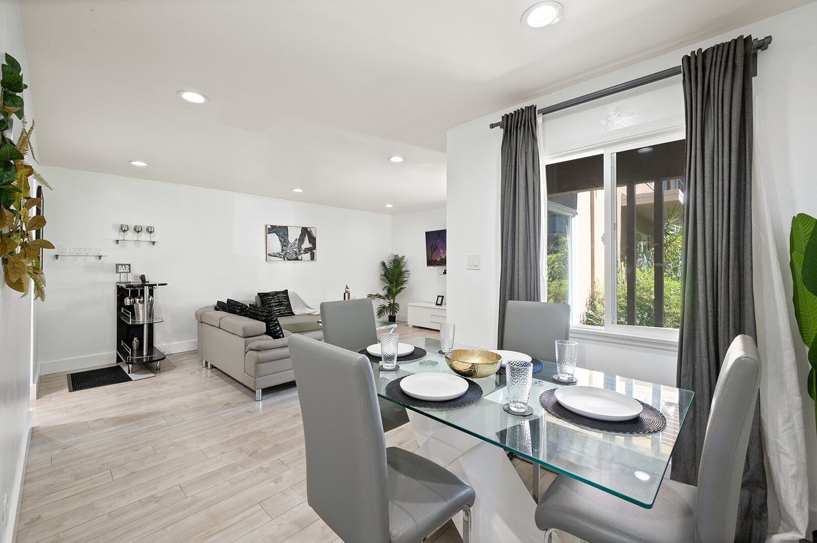 ✦ MODERN LIVING APARTMENT ✦ Spacious 2Bedroom in Central LA!